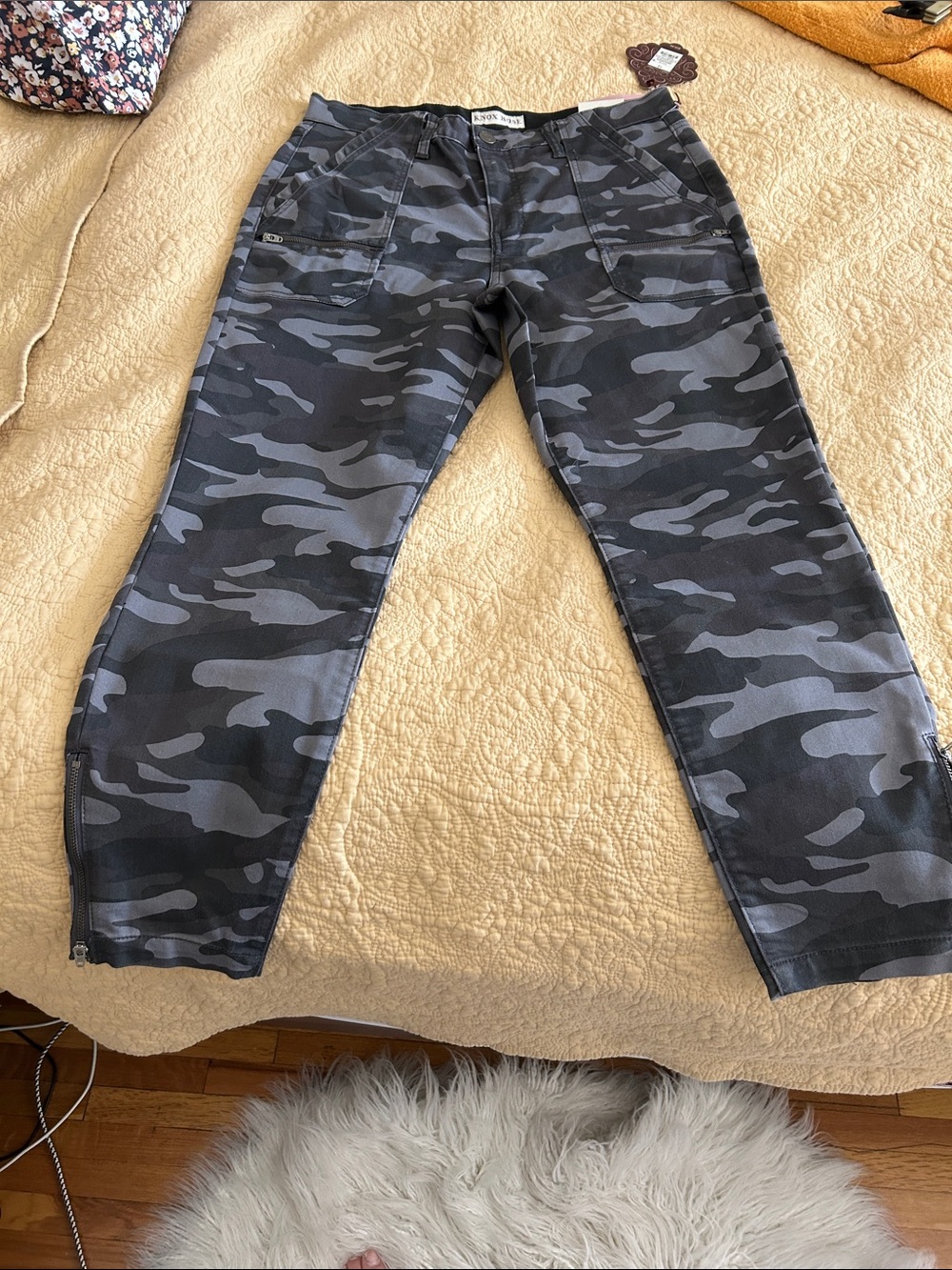 Knox Rose Gray Camo Straight-Leg Jeans